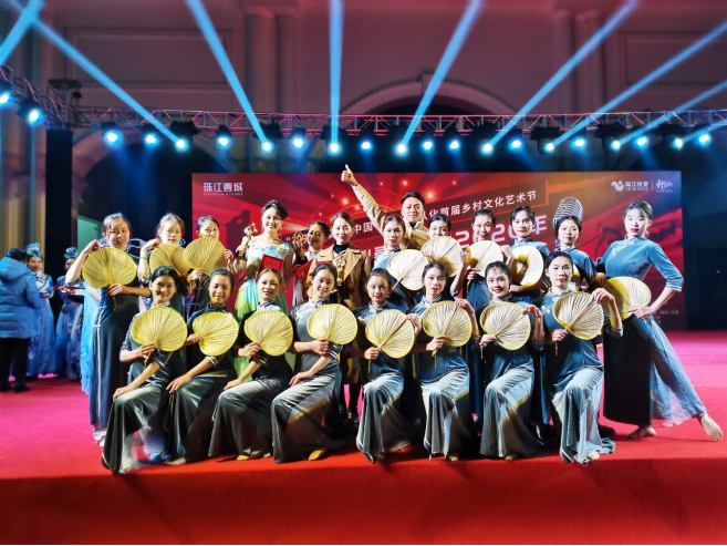 1612326495349030460.png blob.png