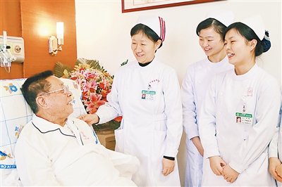 梅桂萍照片1.jpg