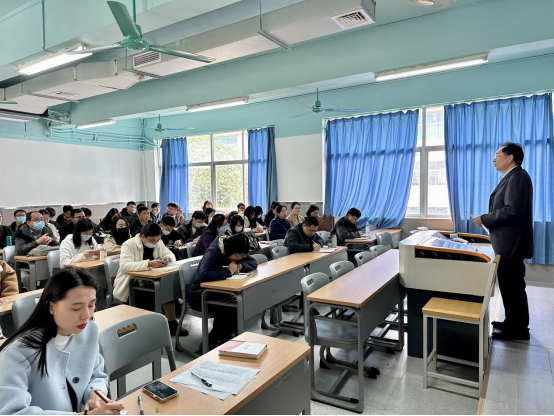 信息工程学院召开新学期全体教职工会议140.png