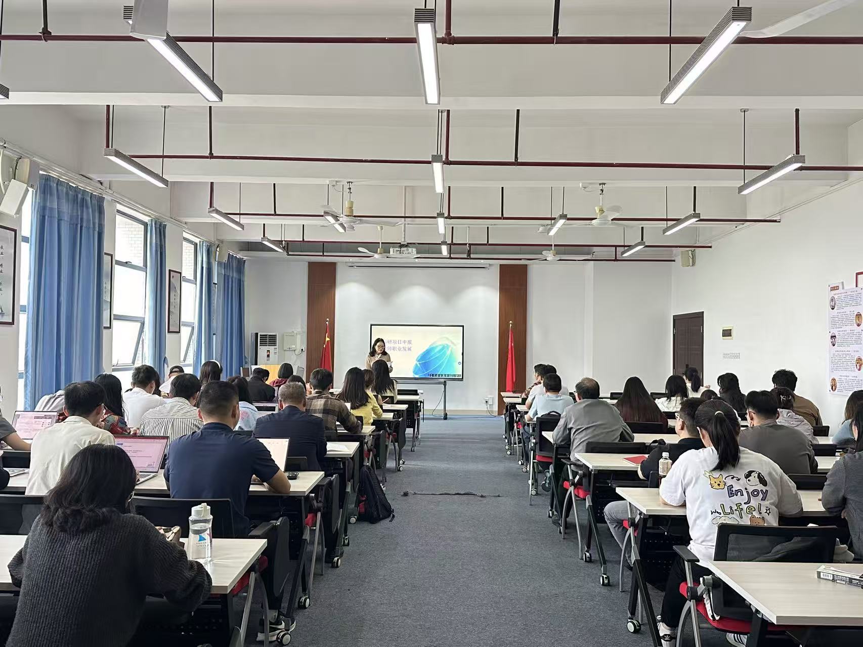 1762301543074064353.jpg 微信图片_20251031170815_1400_652.jpg