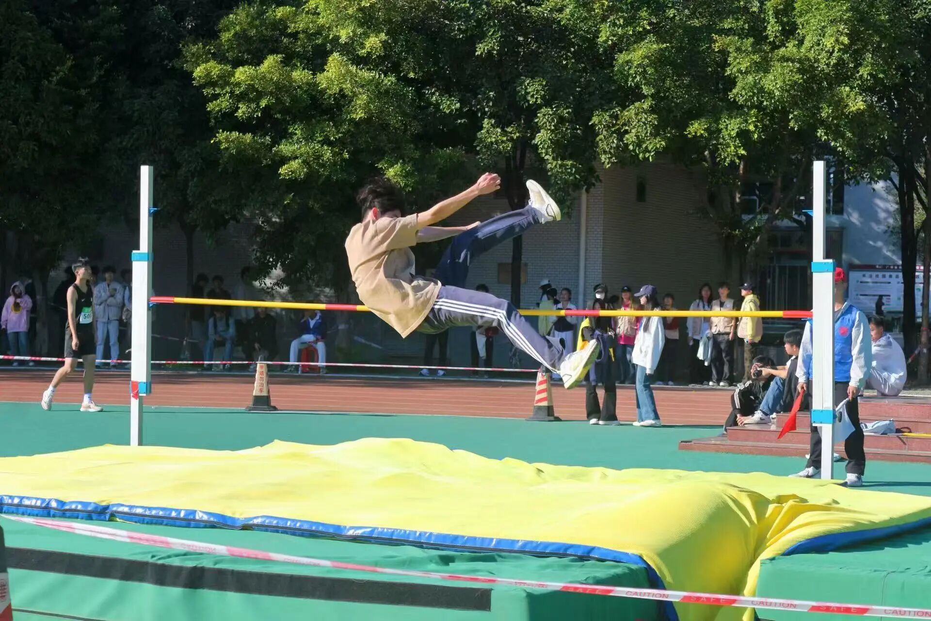 1765893083796078709.jpg 1765893083796078709.jpg