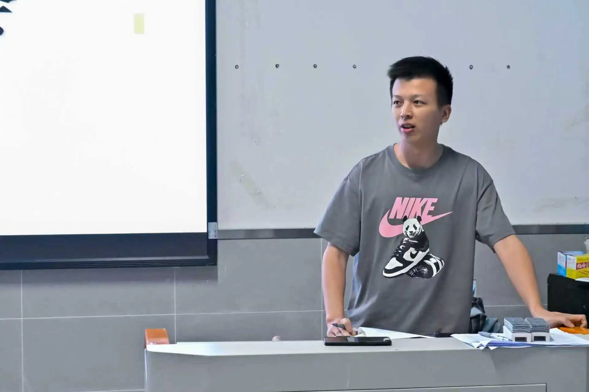 1765983867416092037.jpg 1765983867416092037.jpg